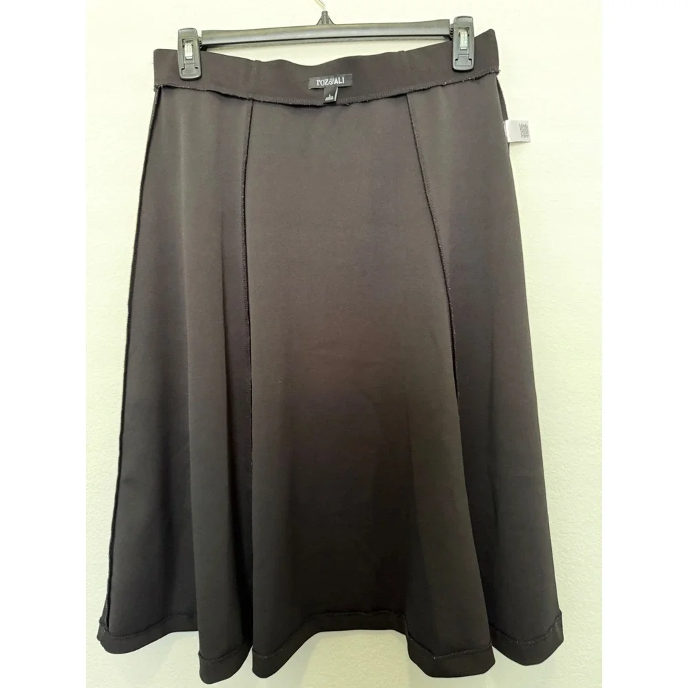 Roz & Ali Black A-Line Midi Skirt Gold Chain Detail Size Large